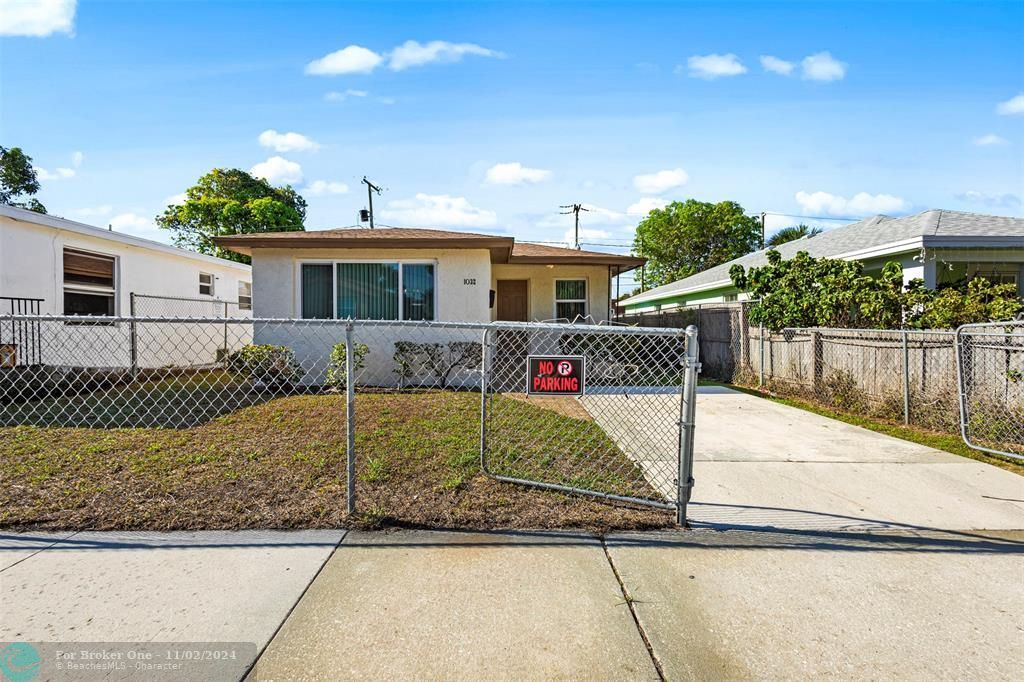 For Sale: $339,500 (3 beds, 2 baths, 1340 Square Feet)