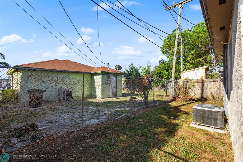 For Sale: $339,500 (3 beds, 2 baths, 1340 Square Feet)