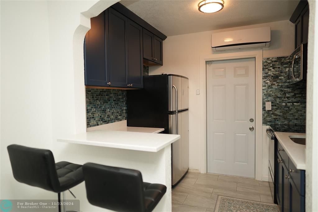 For Sale: $1,950 (1 beds, 1 baths, 0 Square Feet)