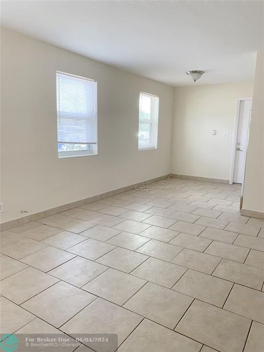 Recently Sold: $2,050 (2 beds, 1 baths, 920 Square Feet)