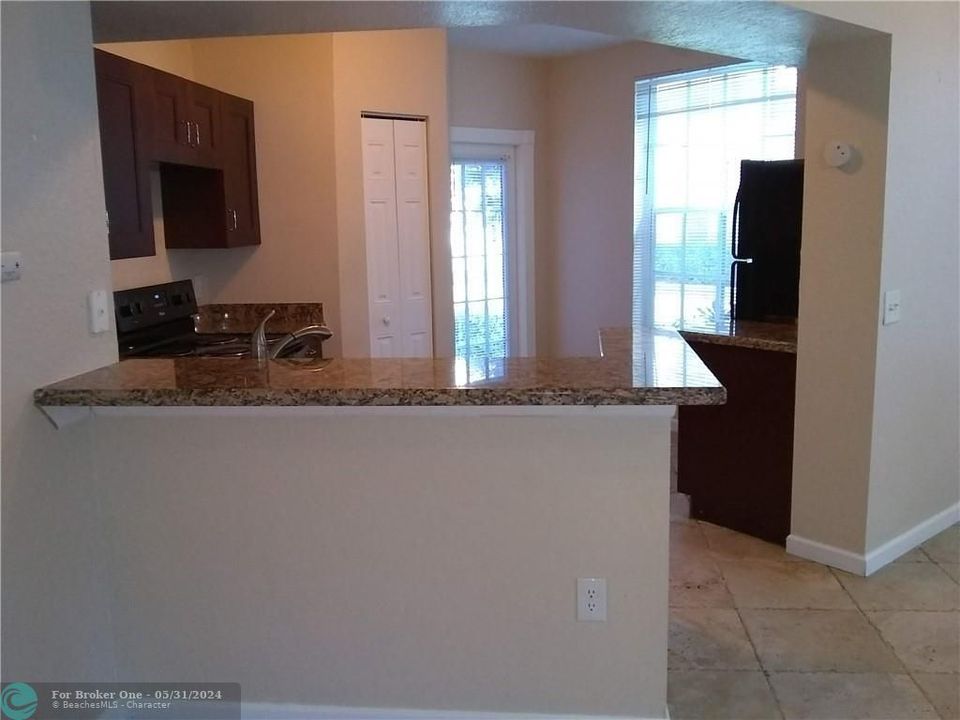 For Sale: $319,000 (2 beds, 2 baths, 1304 Square Feet)