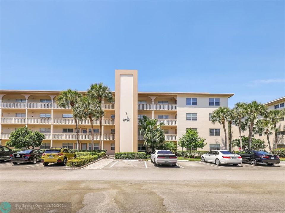 Active With Contract: $1,850 (2 beds, 2 baths, 1160 Square Feet)