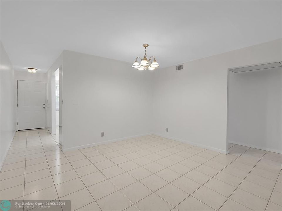 Active With Contract: $1,850 (2 beds, 2 baths, 1160 Square Feet)