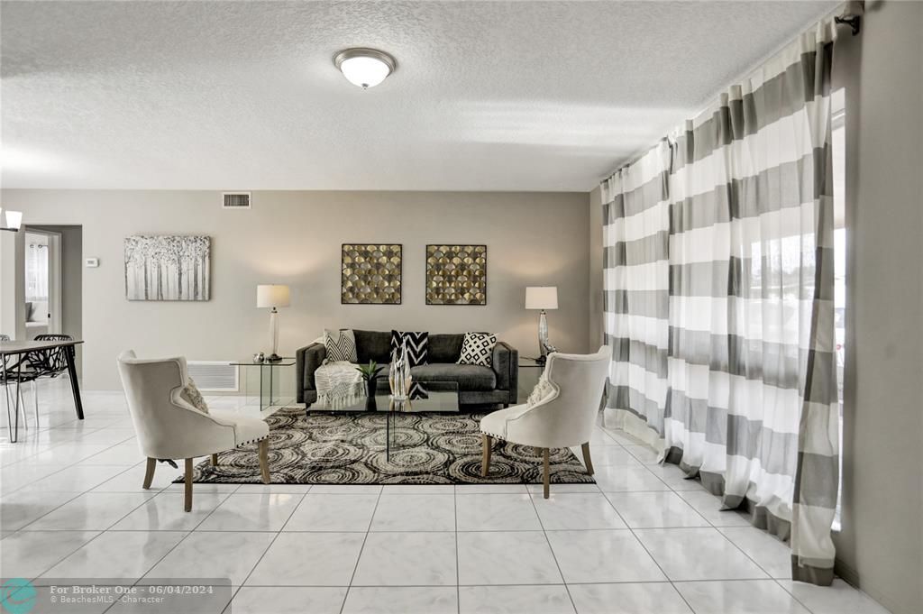 Recently Sold: $550,000 (3 beds, 2 baths, 1664 Square Feet)
