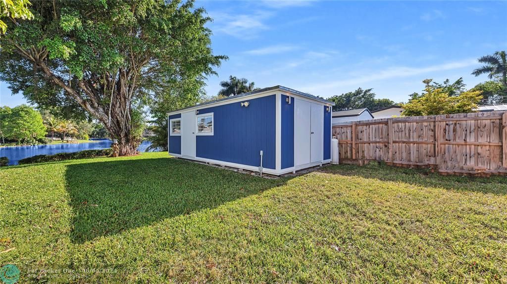 Recently Sold: $1,350,000 (4 beds, 2 baths, 4614 Square Feet)