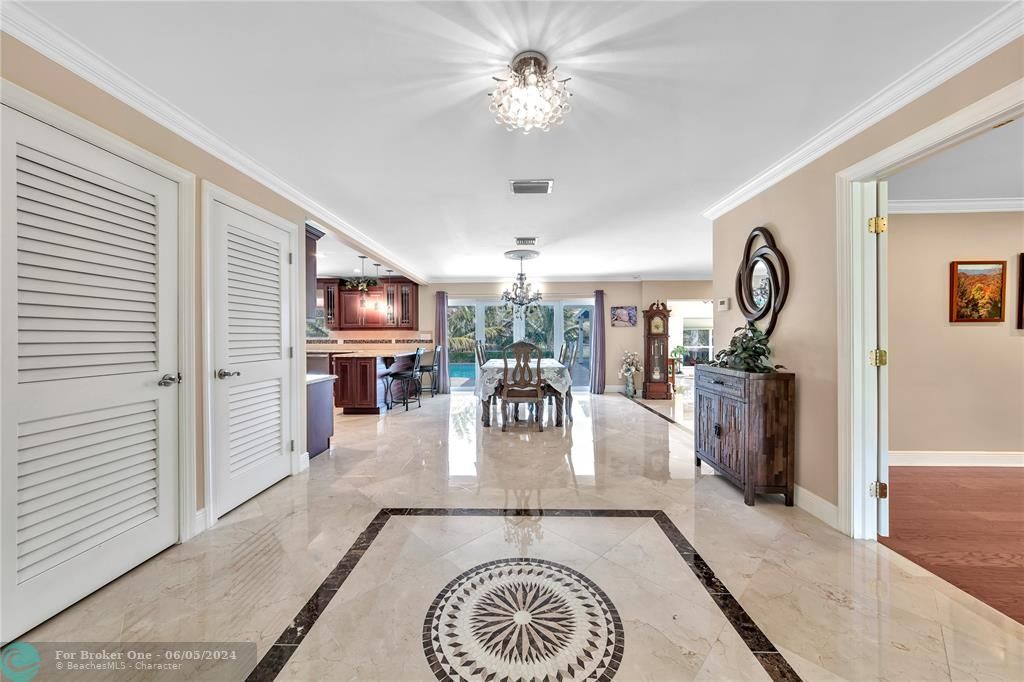 Recently Sold: $1,350,000 (4 beds, 2 baths, 4614 Square Feet)
