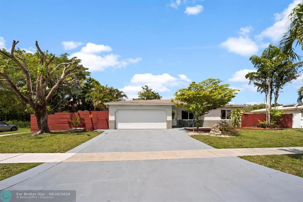 Recently Sold: $600,000 (3 beds, 2 baths, 1378 Square Feet)