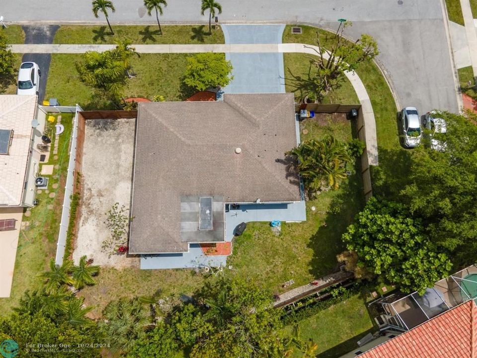 Recently Sold: $600,000 (3 beds, 2 baths, 1378 Square Feet)