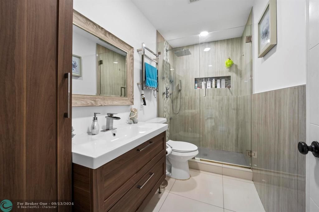 Recently Sold: $600,000 (3 beds, 2 baths, 1378 Square Feet)