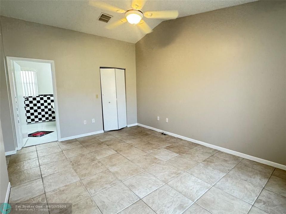 Active With Contract: $3,200 (3 beds, 2 baths, 1515 Square Feet)