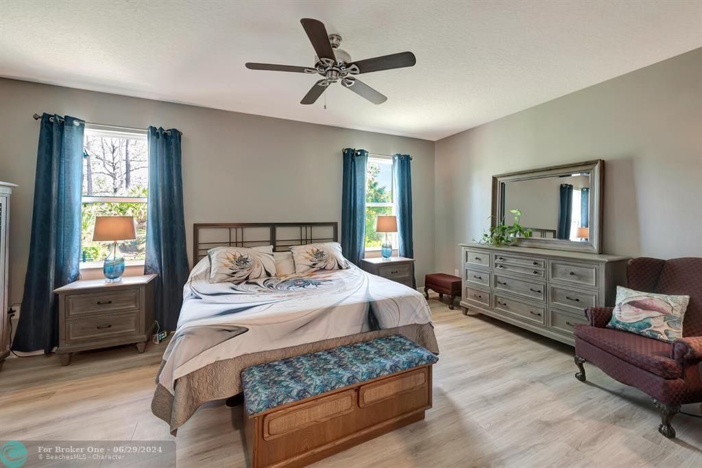 Recently Sold: $483,000 (2 beds, 2 baths, 1869 Square Feet)