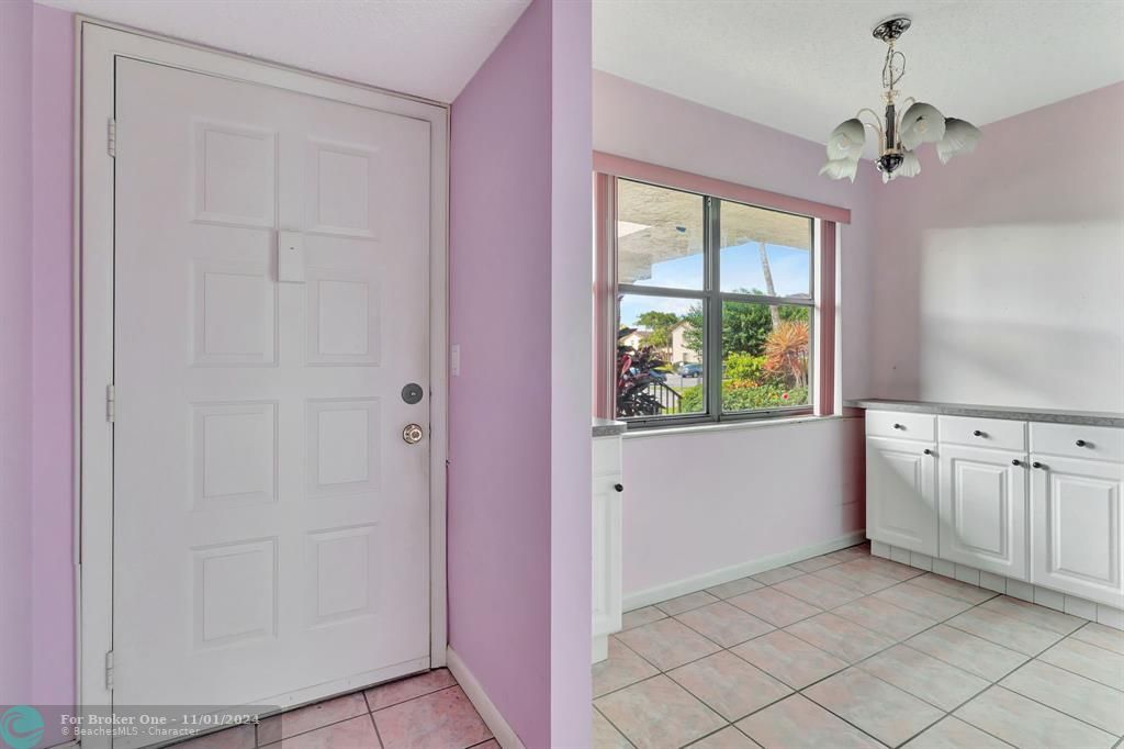 For Sale: $170,100 (2 beds, 2 baths, 1244 Square Feet)