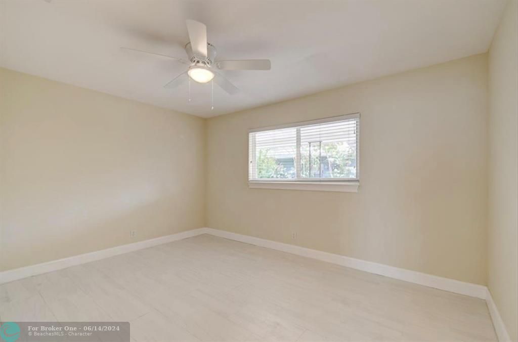 Recently Sold: $2,600 (2 beds, 1 baths, 2850 Square Feet)