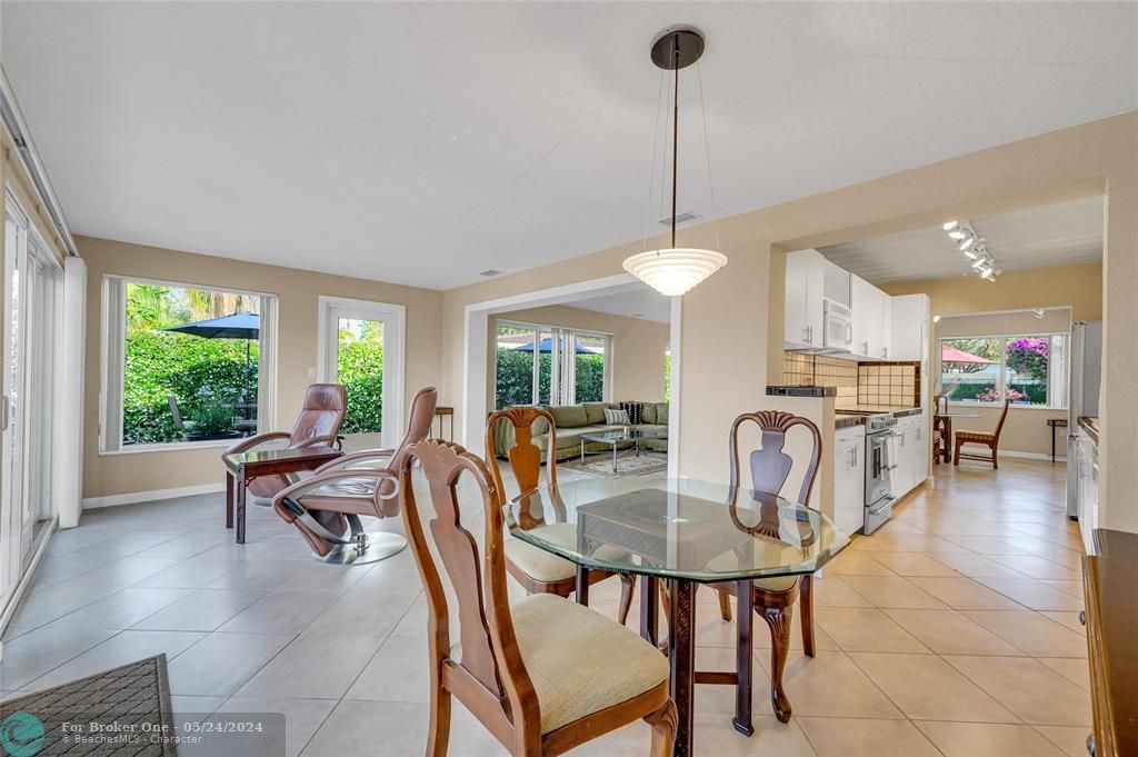 Active With Contract: $1,049,000 (2 beds, 2 baths, 2094 Square Feet)