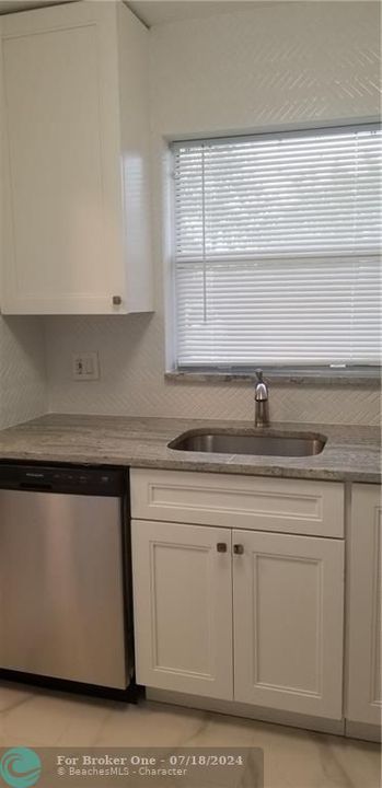 Recently Rented: $2,100 (2 beds, 2 baths, 750 Square Feet)