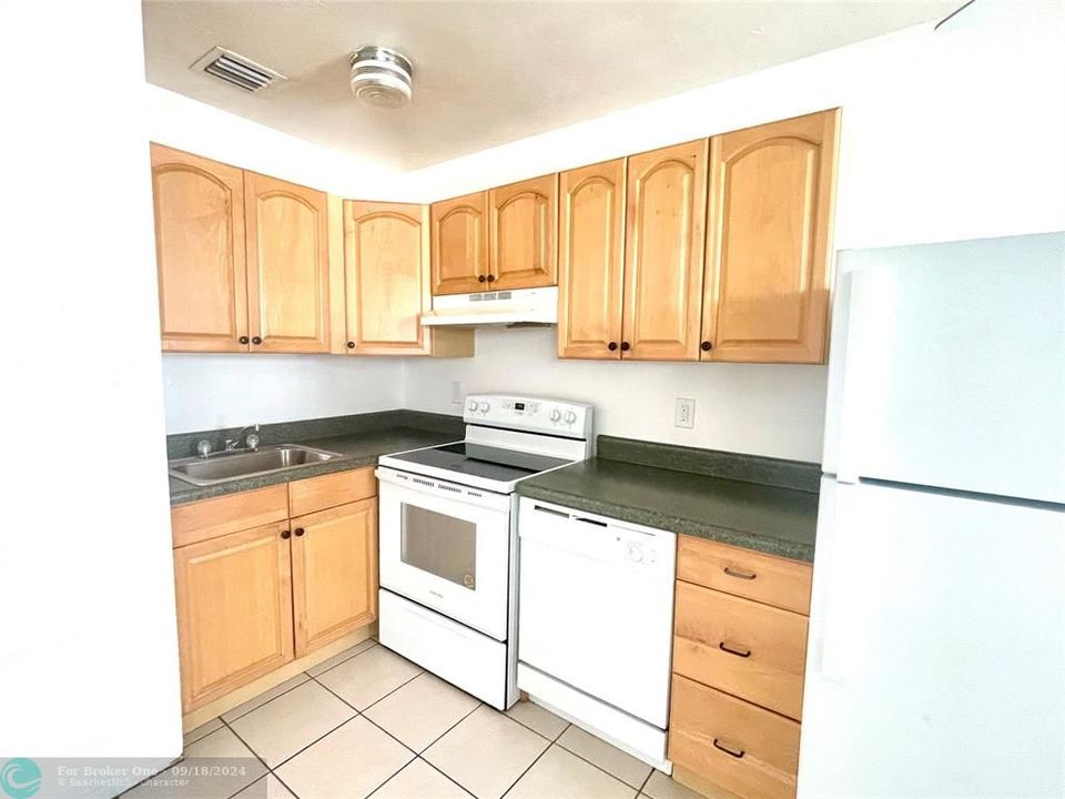 For Rent: $1,600 (1 beds, 1 baths, 0 Square Feet)