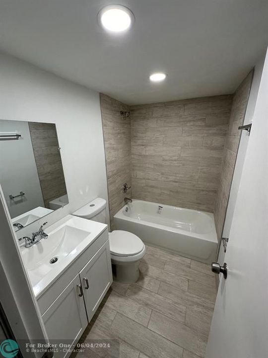 Недавно арендовано: $2,150 (2 спален, 2 ванн, 910 Квадратных фут)