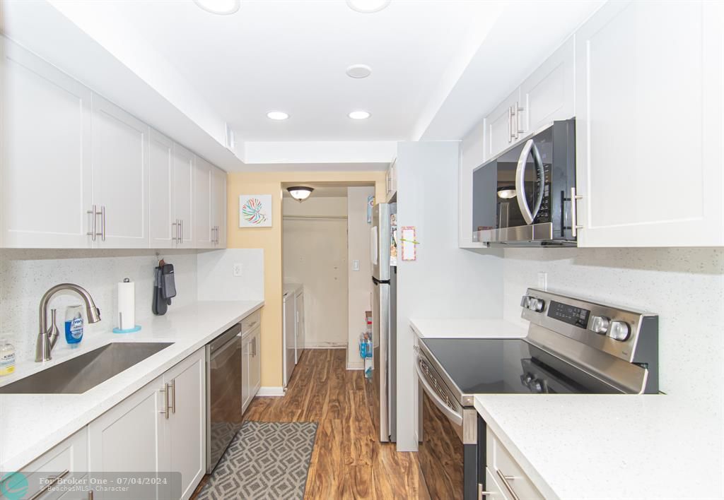 For Sale: $375,000 (3 beds, 2 baths, 1650 Square Feet)