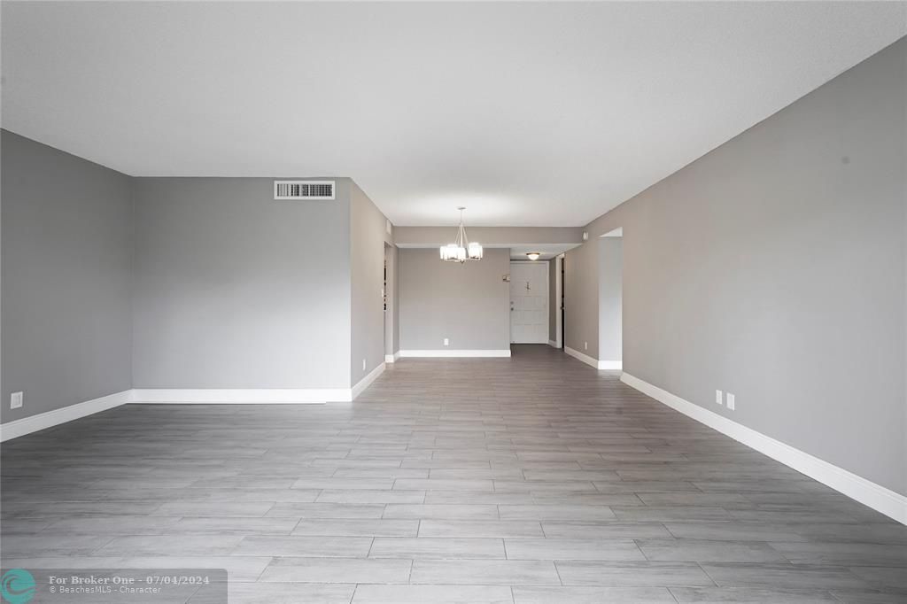 Active With Contract: $99,000 (1 beds, 1 baths, 1000 Square Feet)