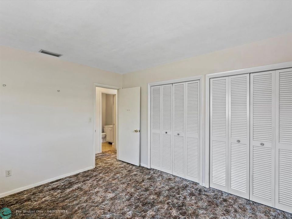 Active With Contract: $699,000 (3 beds, 2 baths, 1262 Square Feet)