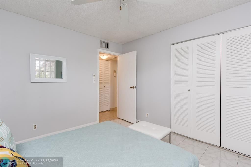 Active With Contract: $169,900 (2 beds, 2 baths, 1092 Square Feet)