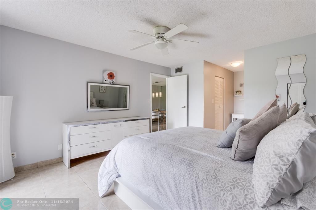 Active With Contract: $169,900 (2 beds, 2 baths, 1092 Square Feet)