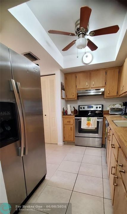For Sale: $210,000 (2 beds, 2 baths, 1000 Square Feet)