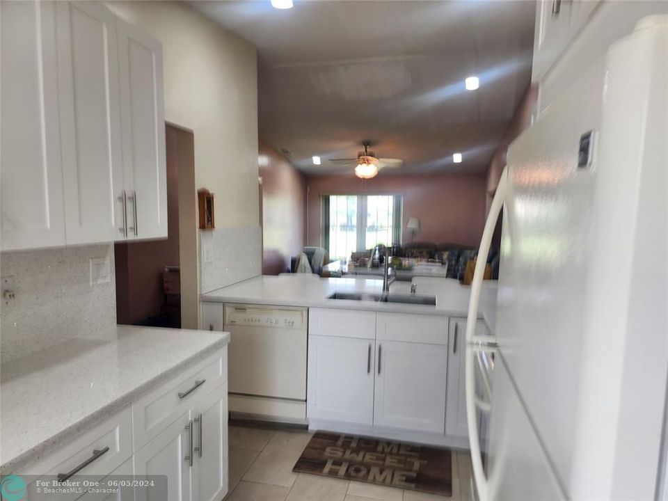 Active With Contract: $399,000 (3 beds, 2 baths, 1300 Square Feet)