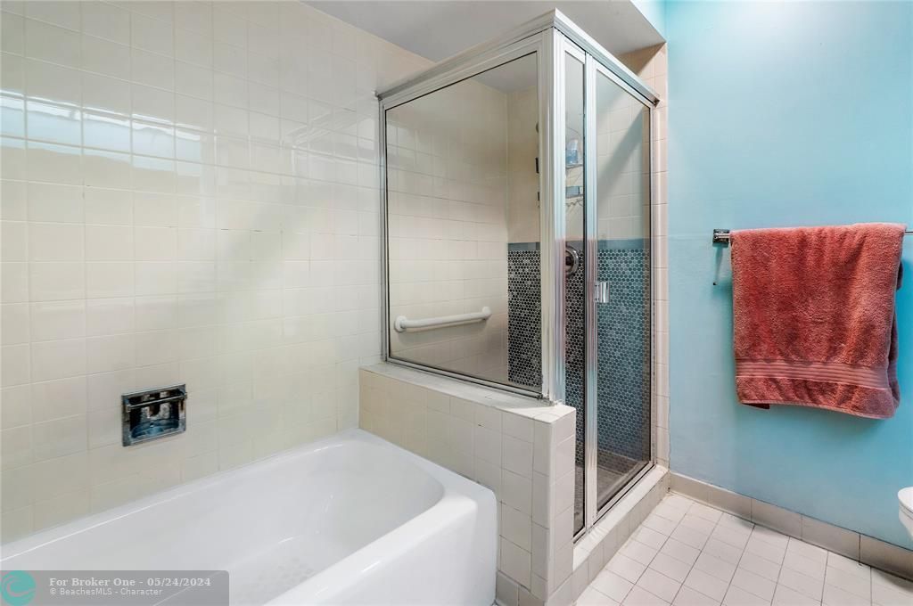 待售: $299,000 (3 贝兹, 2 浴室, 1298 平方英尺)