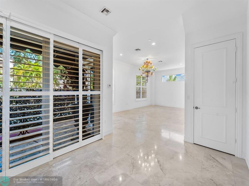 Active With Contract: $1,050,000 (3 beds, 2 baths, 2144 Square Feet)