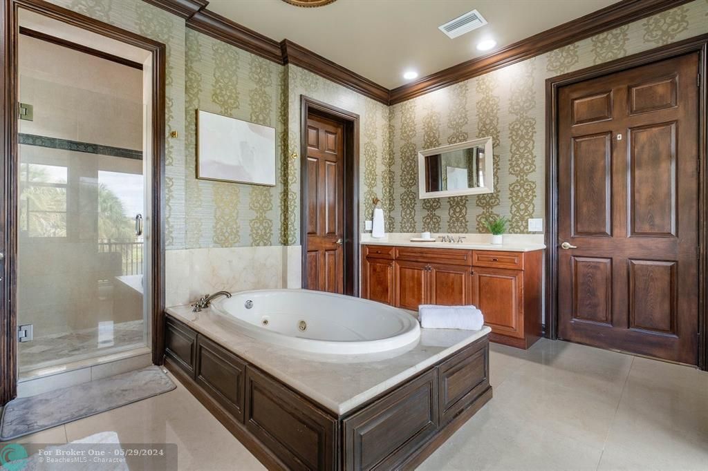 待售: $1,350,000 (5 贝兹, 3 浴室, 3836 平方英尺)