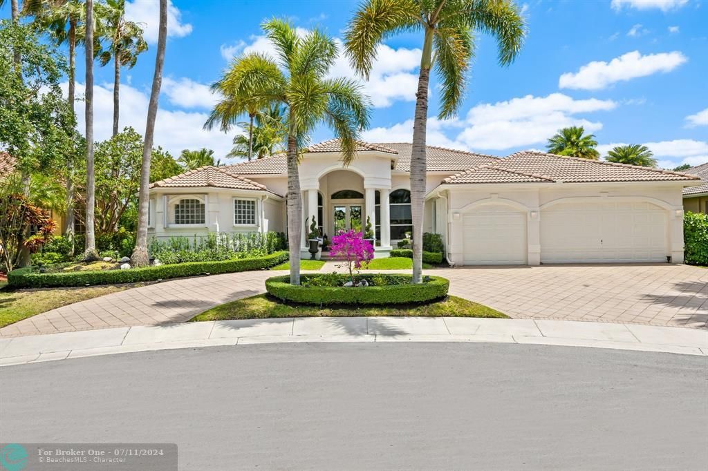 For Sale: $1,999,995 (6 beds, 4 baths, 3759 Square Feet)