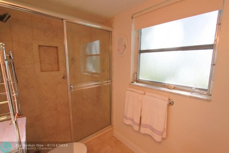 For Sale: $139,000 (2 beds, 2 baths, 990 Square Feet)