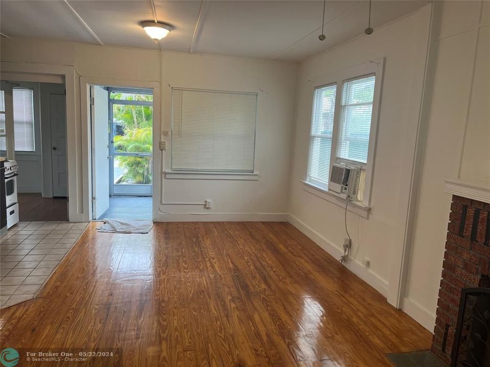 Active With Contract: $1,700 (1 beds, 1 baths, 1922 Square Feet)