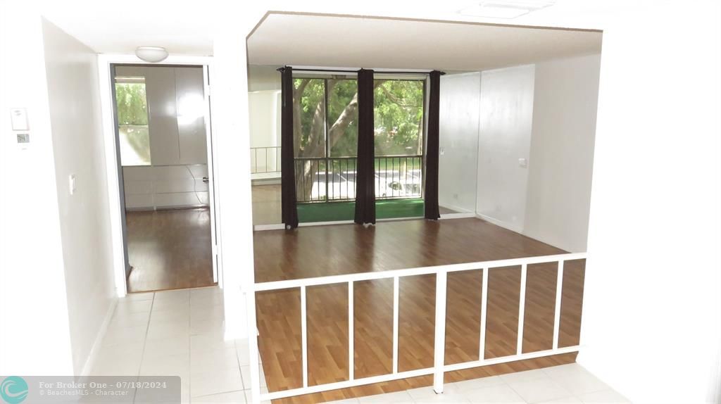 Active With Contract: $129,000 (1 beds, 1 baths, 800 Square Feet)