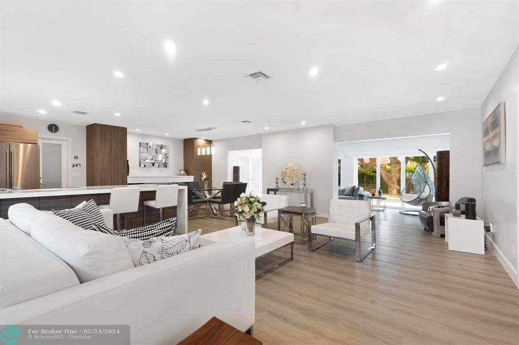 For Sale: $2,090,000 (3 beds, 2 baths, 2274 Square Feet)