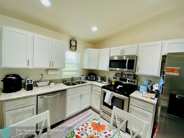 For Sale: $249,999 (3 beds, 2 baths, 1120 Square Feet)