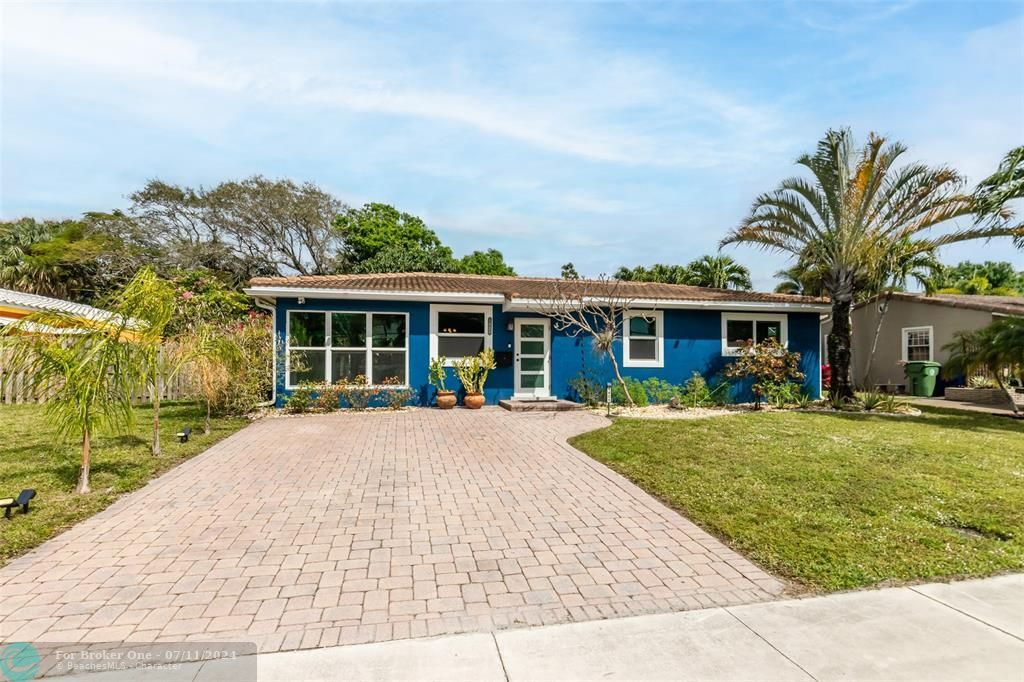 Recently Sold: $550,000 (3 beds, 1 baths, 1176 Square Feet)