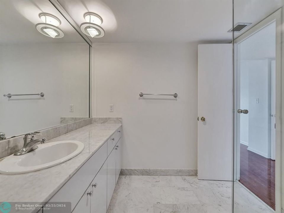 For Sale: $745,000 (2 beds, 2 baths, 1500 Square Feet)