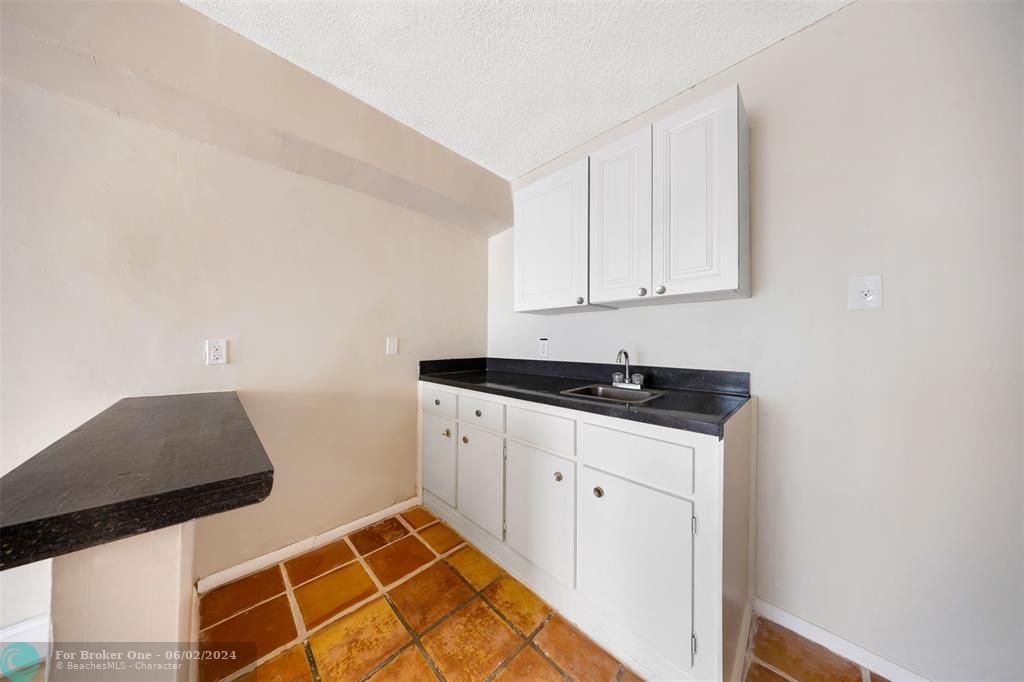Active With Contract: $395,000 (2 beds, 2 baths, 1705 Square Feet)