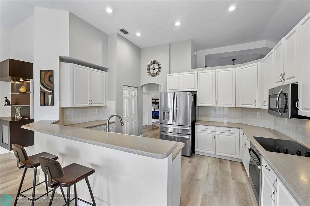 Active With Contract: $879,000 (4 beds, 3 baths, 2597 Square Feet)