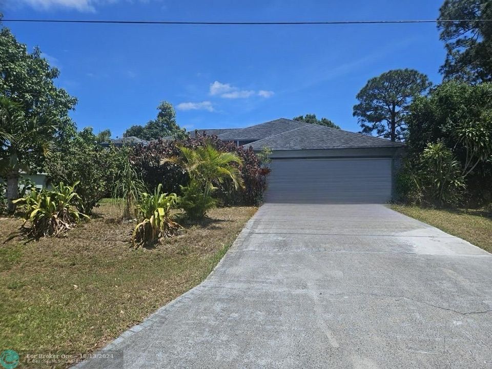 For Sale: $380,000 (3 beds, 2 baths, 1582 Square Feet)