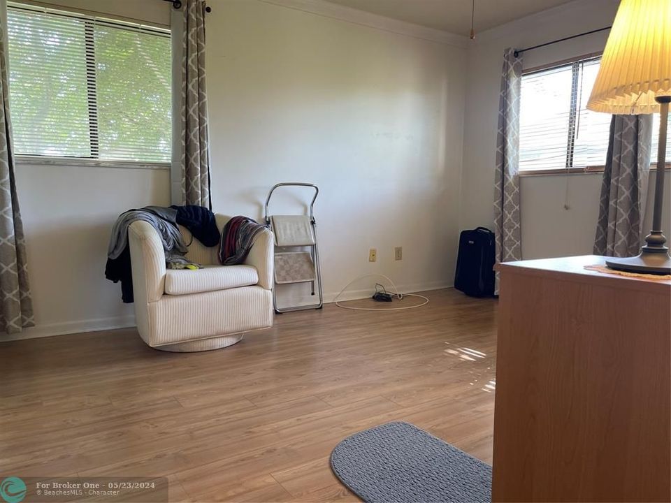 For Rent: $1,850 (2 beds, 2 baths, 827 Square Feet)
