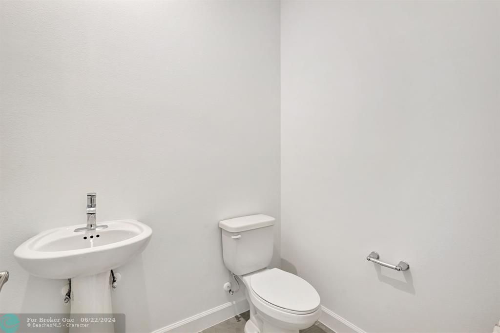 For Sale: $590,000 (4 beds, 2 baths, 2209 Square Feet)