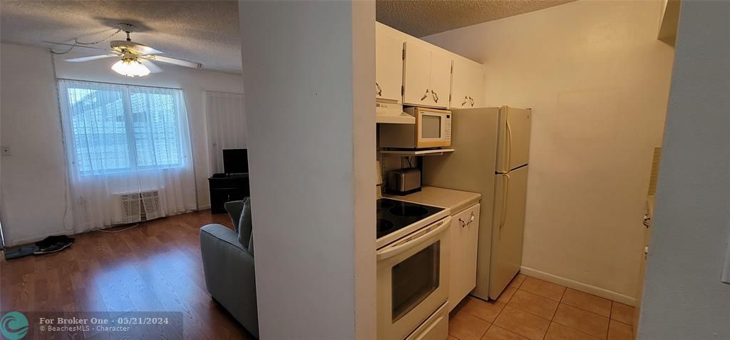 For Sale: $87,900 (1 beds, 1 baths, 620 Square Feet)