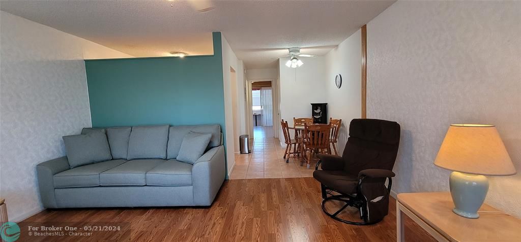 For Sale: $87,900 (1 beds, 1 baths, 620 Square Feet)