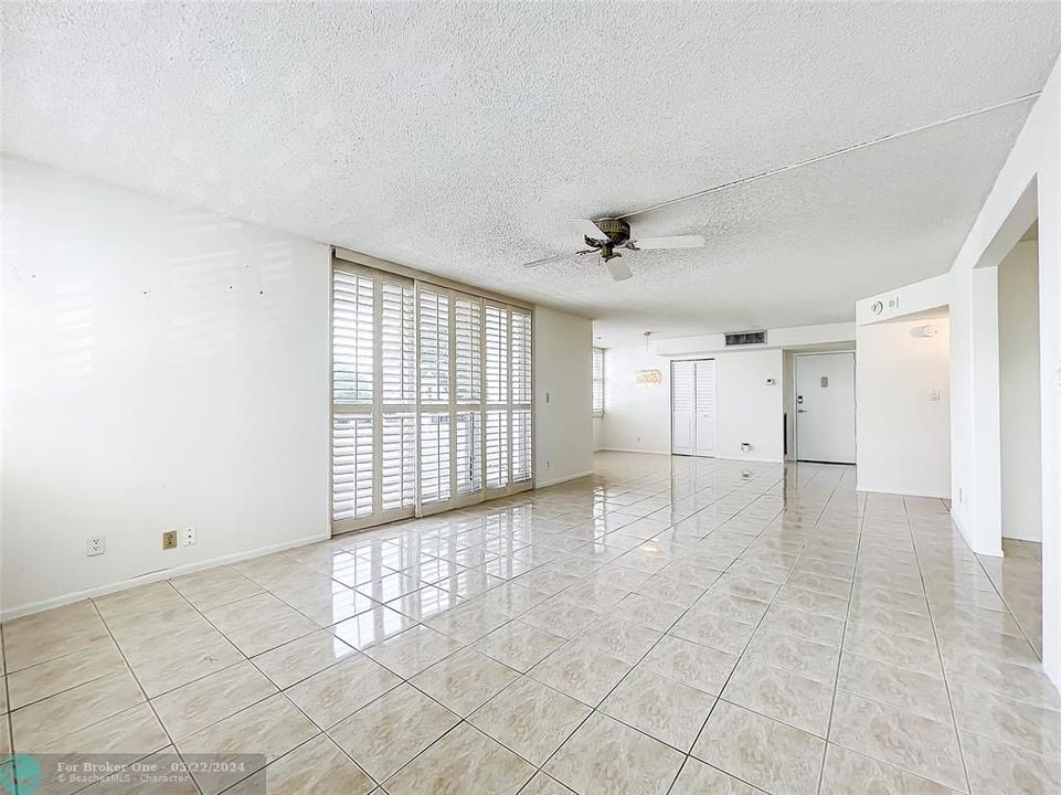 For Sale: $349,900 (2 beds, 2 baths, 1592 Square Feet)
