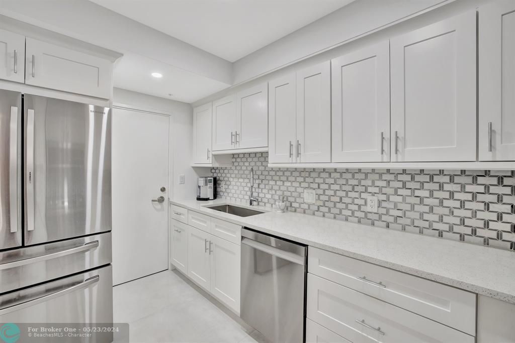For Sale: $489,000 (2 beds, 2 baths, 1350 Square Feet)