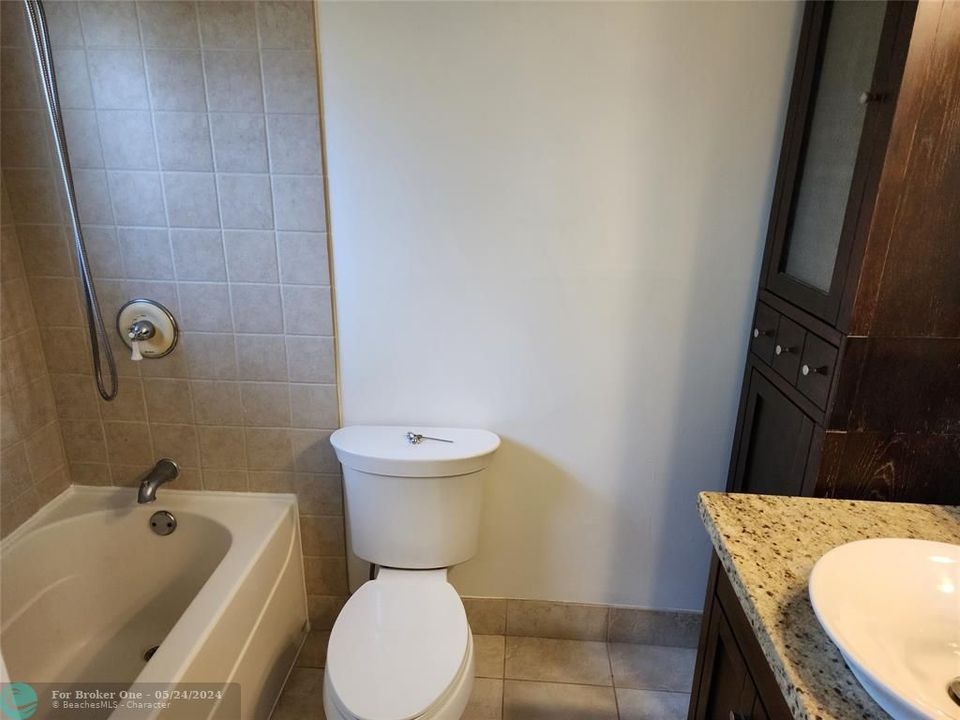 For Sale: $2,800 (3 beds, 3 baths, 1500 Square Feet)