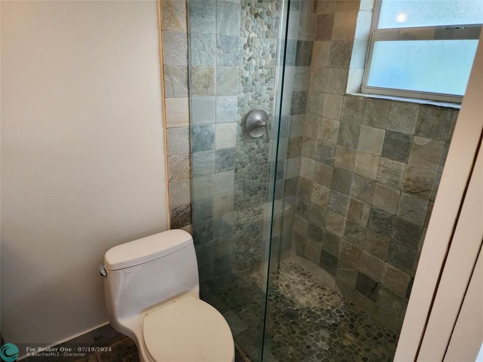 合同活跃: $2,750 (3 贝兹, 3 浴室, 1500 平方英尺)